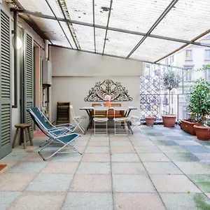 Joivy For 6 With Big Terrace In Centro Storico , Milano Italia